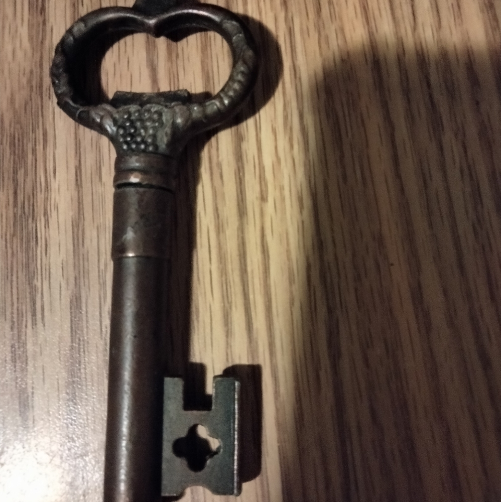 Vintage Skeleton Key corkscrew bottle opener